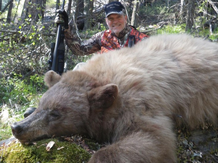 Bear Hunting Trips, Fall, Spring Bear Hunts, Big Trophy Bear